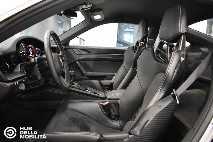 PORSCHE 911 GT3 Touring